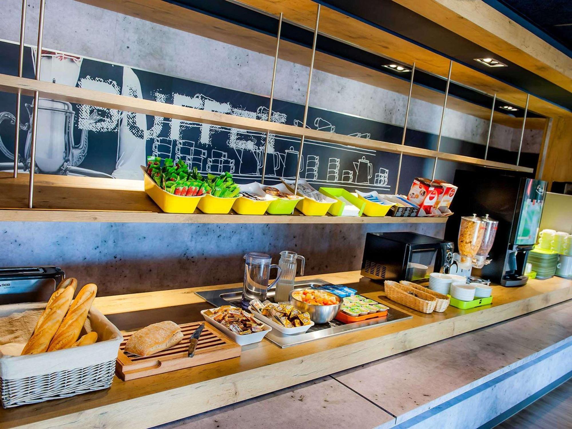 Ibis Budget Vannes Exterior foto